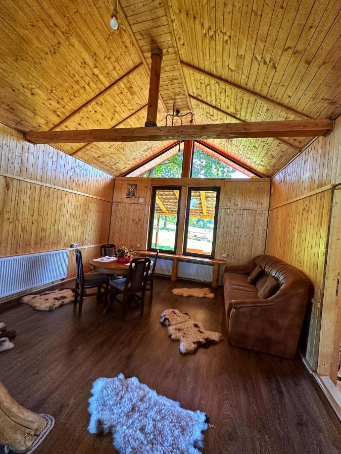 Villa Casuta Din Stejari-Transalpina à Novaci-Străini Extérieur photo
