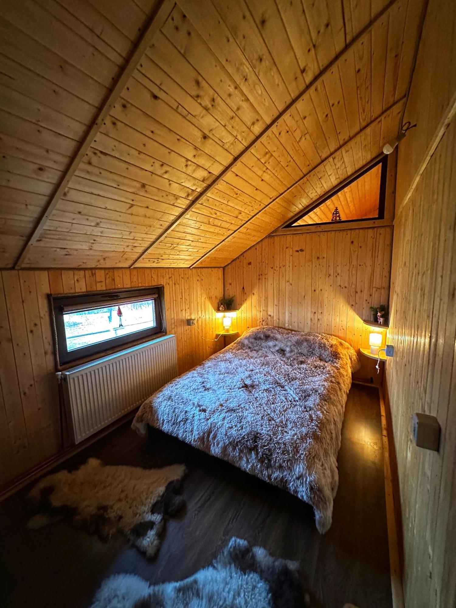 Villa Casuta Din Stejari-Transalpina à Novaci-Străini Extérieur photo