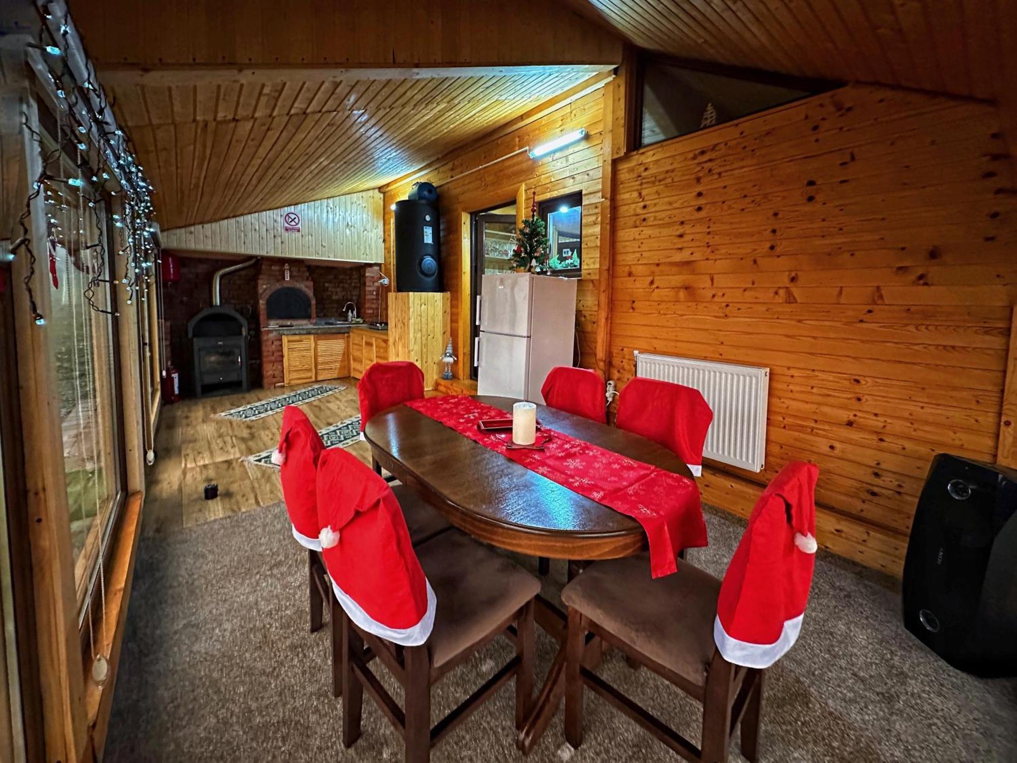 Villa Casuta Din Stejari-Transalpina à Novaci-Străini Extérieur photo